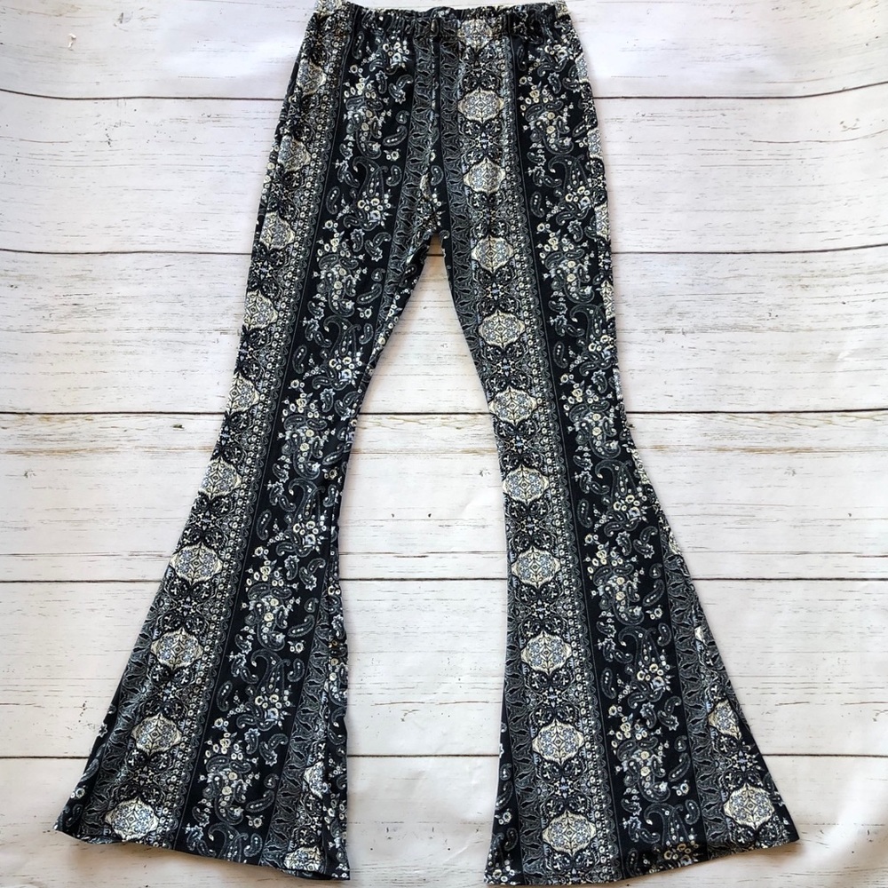 NWOT Boho Flare Pant - Black & Booty Flattering